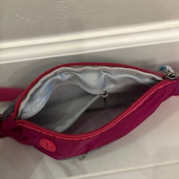 Fanny Pack w Headphone Access - Picture 4 of 5